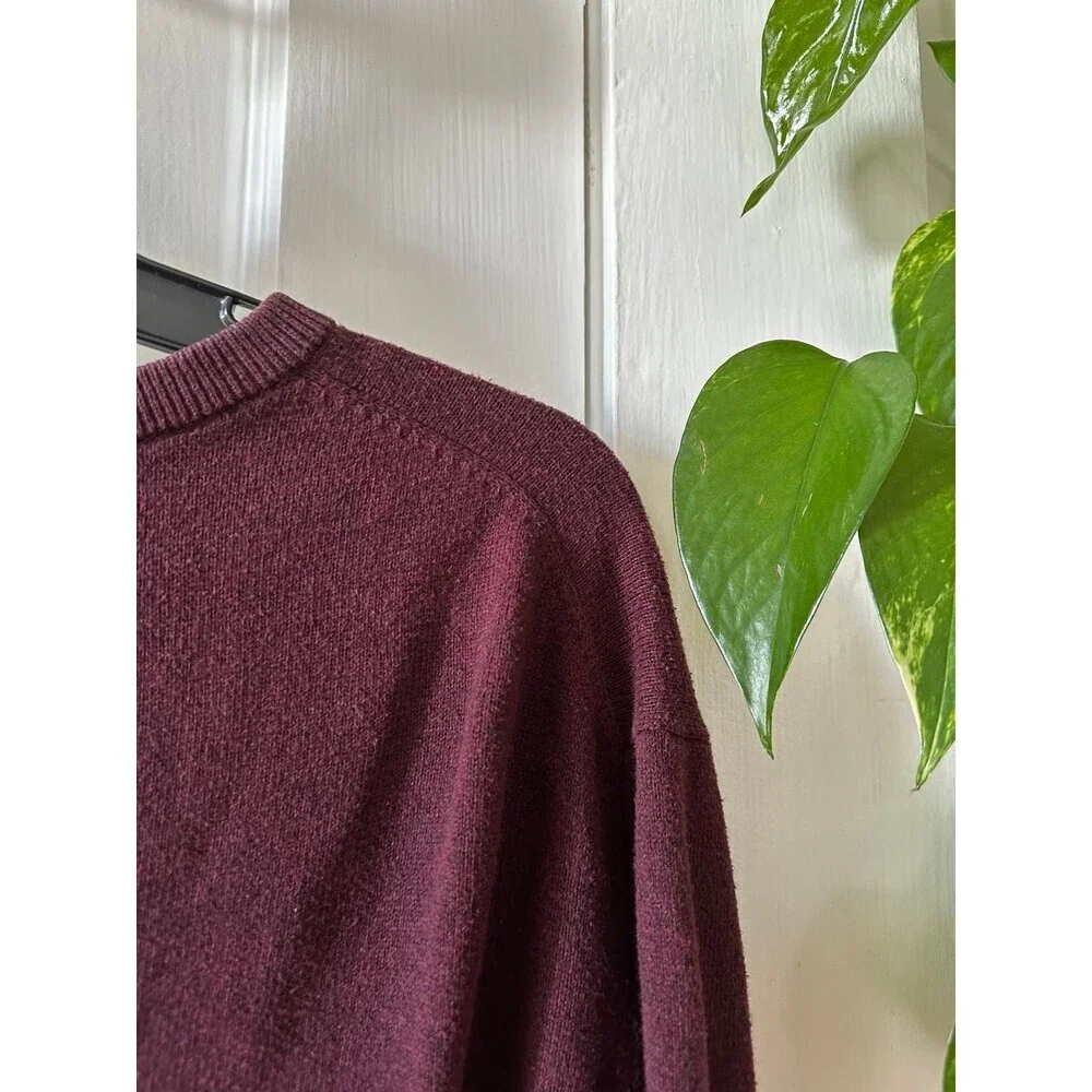 Sweater George men’s size medium maroon sweater